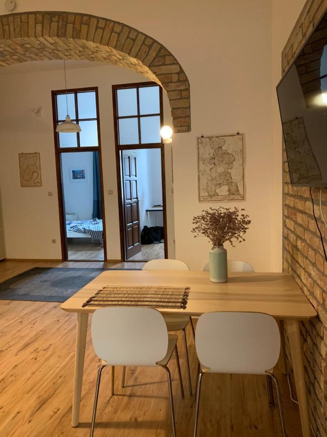 French Touch Apartment With Free Parking Будапеща Екстериор снимка