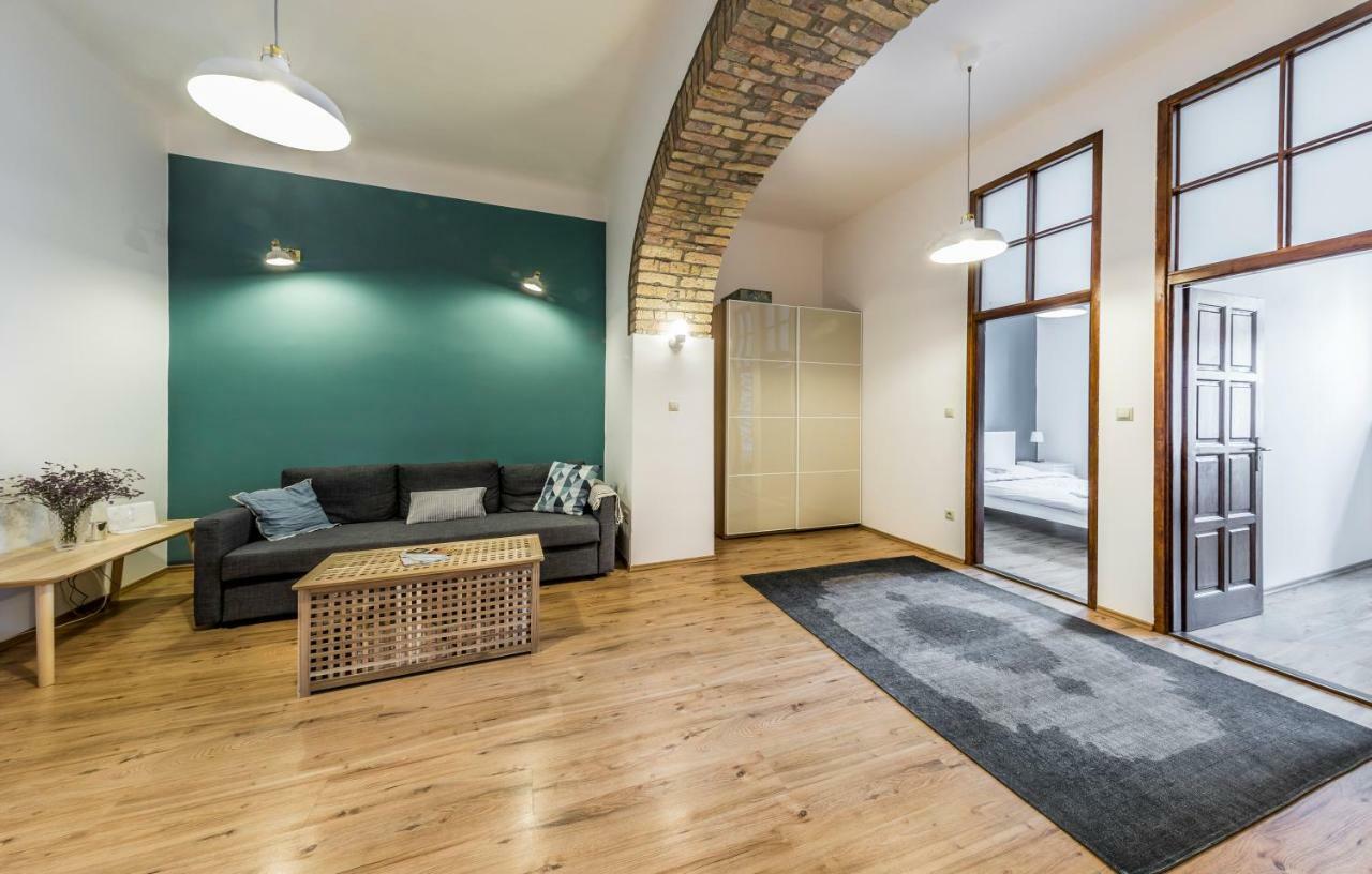 French Touch Apartment With Free Parking Будапеща Екстериор снимка