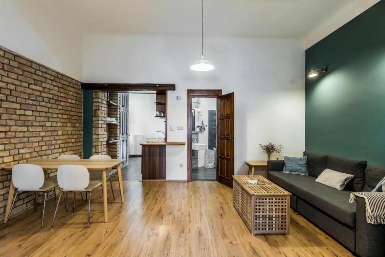 French Touch Apartment With Free Parking Будапеща Екстериор снимка