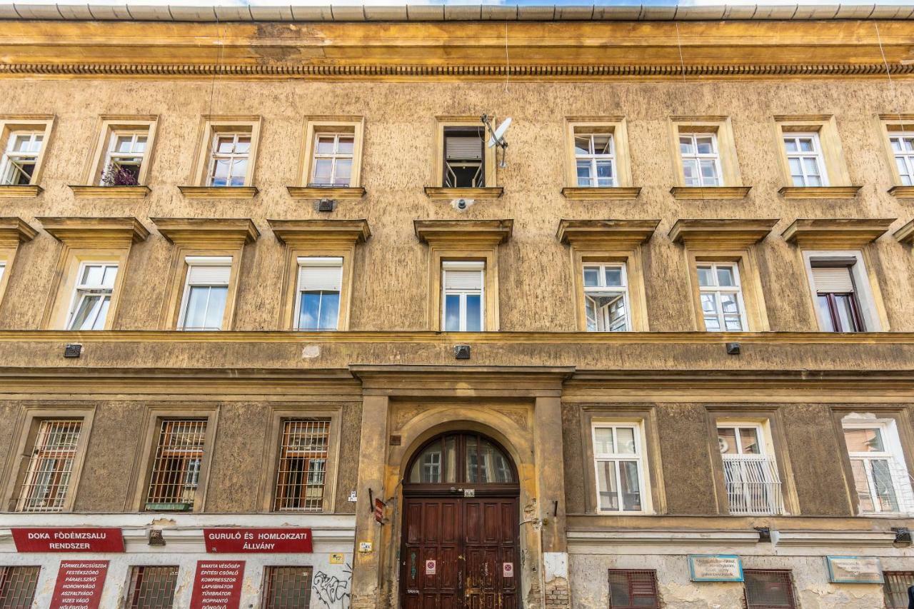 French Touch Apartment With Free Parking Будапеща Екстериор снимка