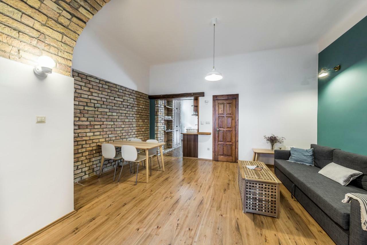 French Touch Apartment With Free Parking Будапеща Екстериор снимка