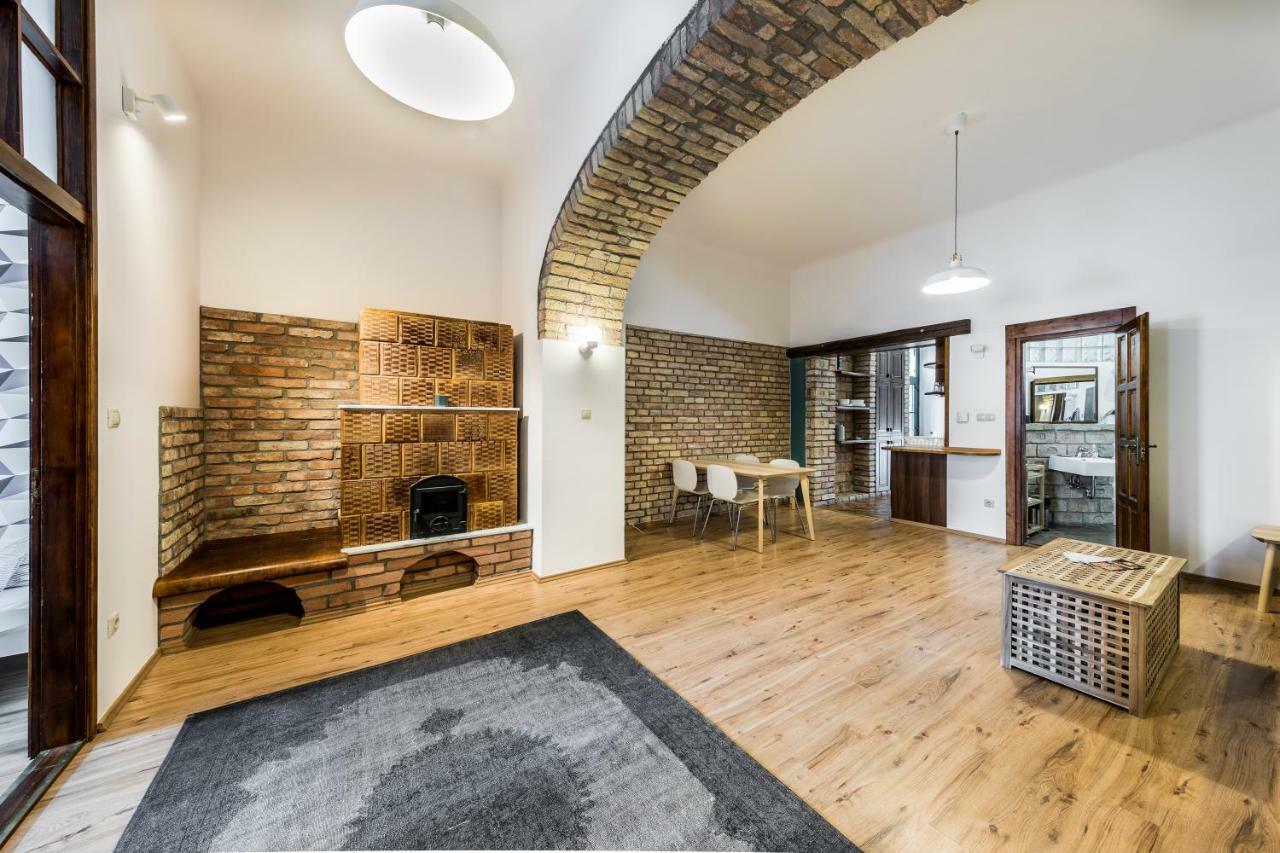 French Touch Apartment With Free Parking Будапеща Екстериор снимка