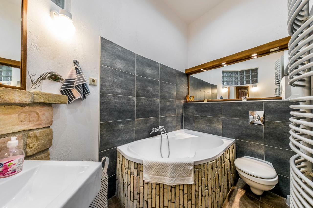 French Touch Apartment With Free Parking Будапеща Екстериор снимка