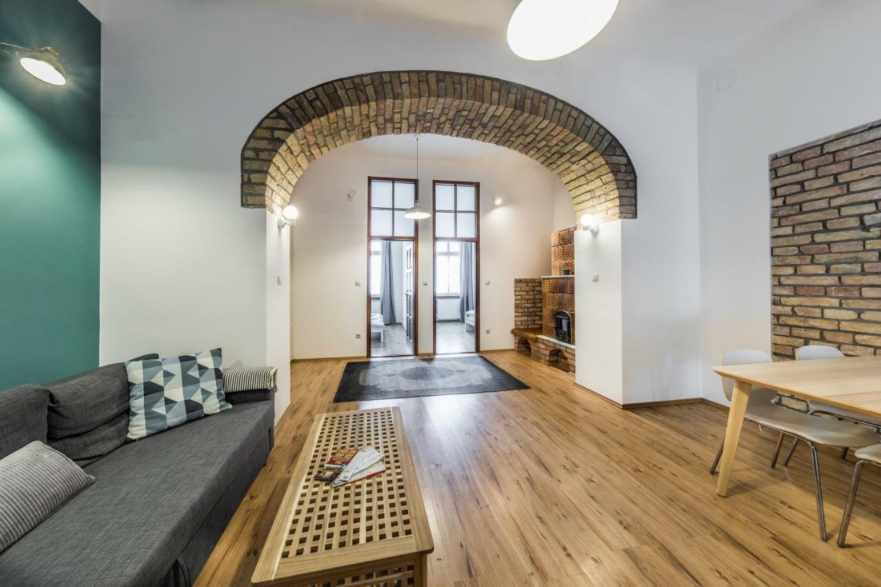 French Touch Apartment With Free Parking Будапеща Екстериор снимка