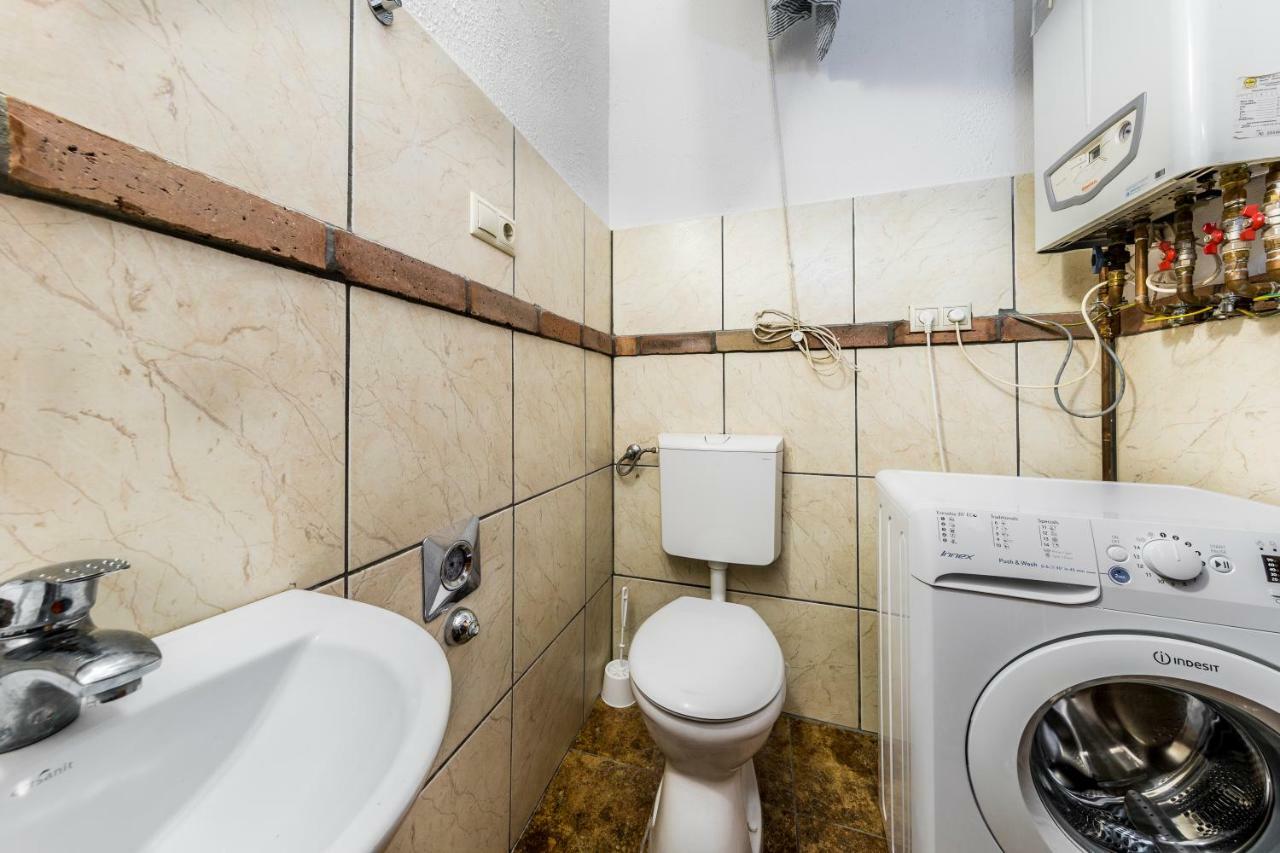 French Touch Apartment With Free Parking Будапеща Екстериор снимка