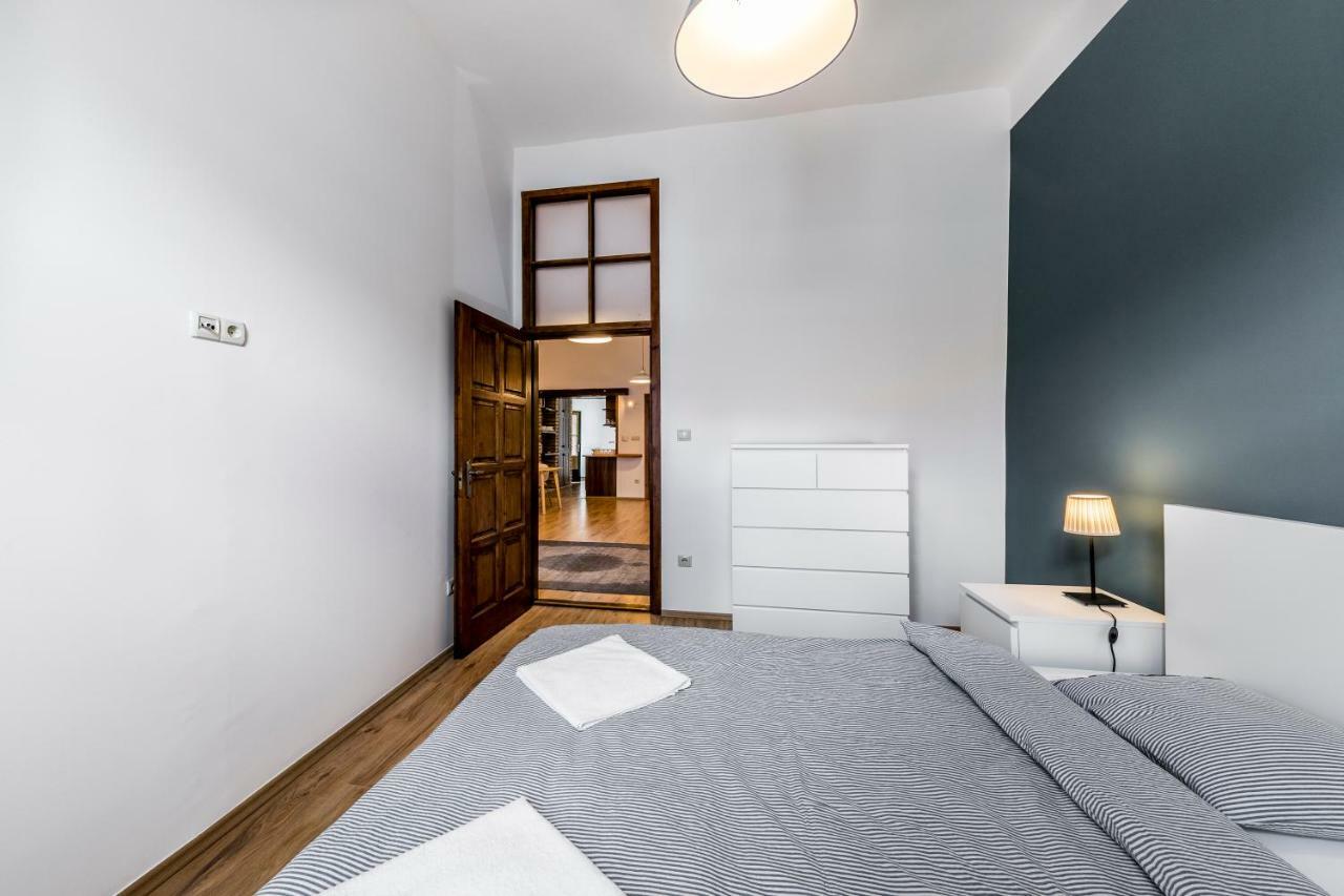 French Touch Apartment With Free Parking Будапеща Екстериор снимка